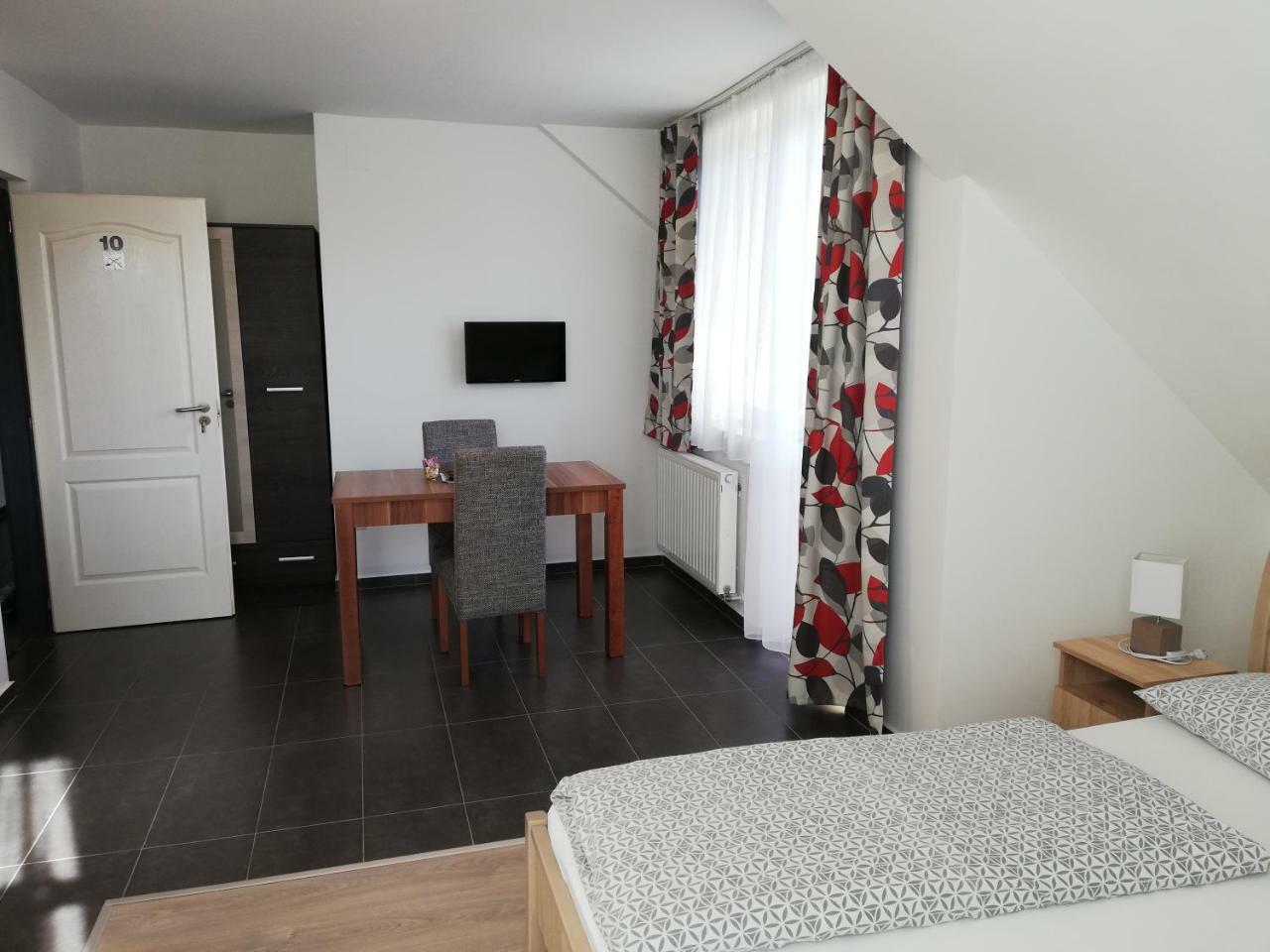 Apartman 25 Sopron Esterno foto